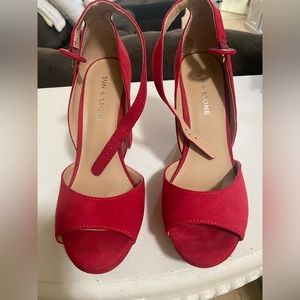 Womens Red Chunky heel